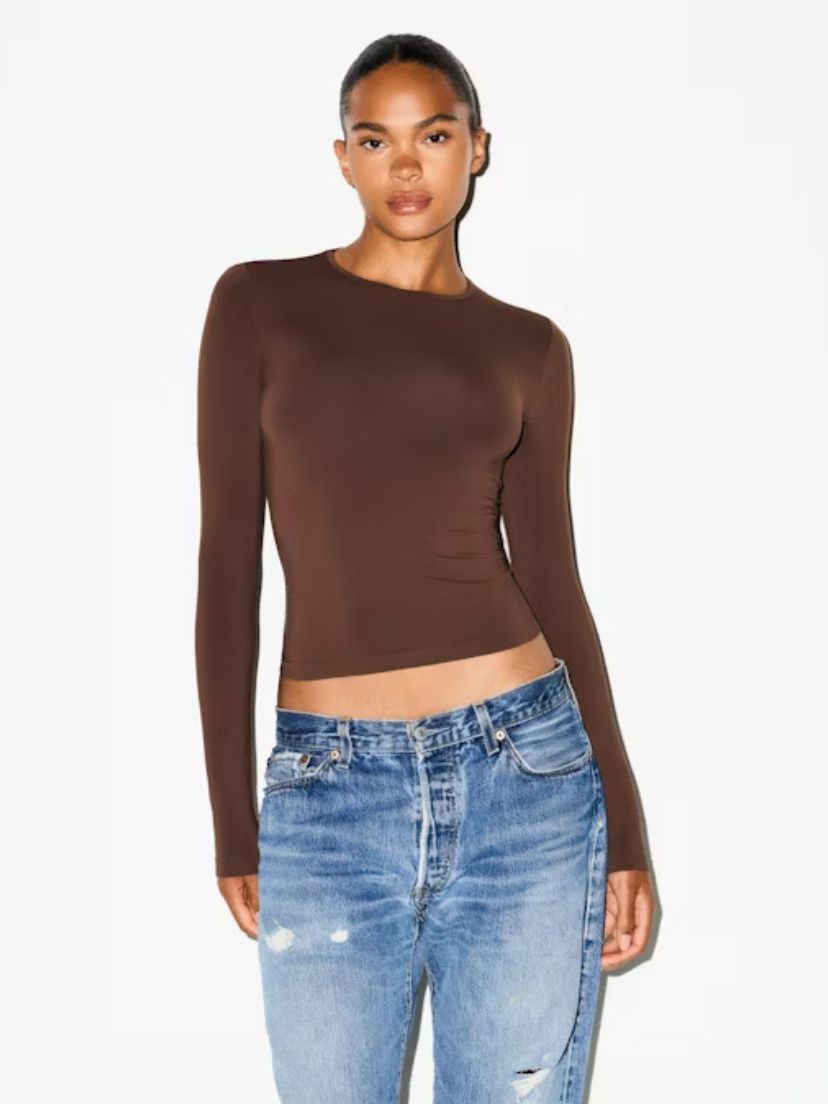 Long Sleeve Fitted T-Shirt